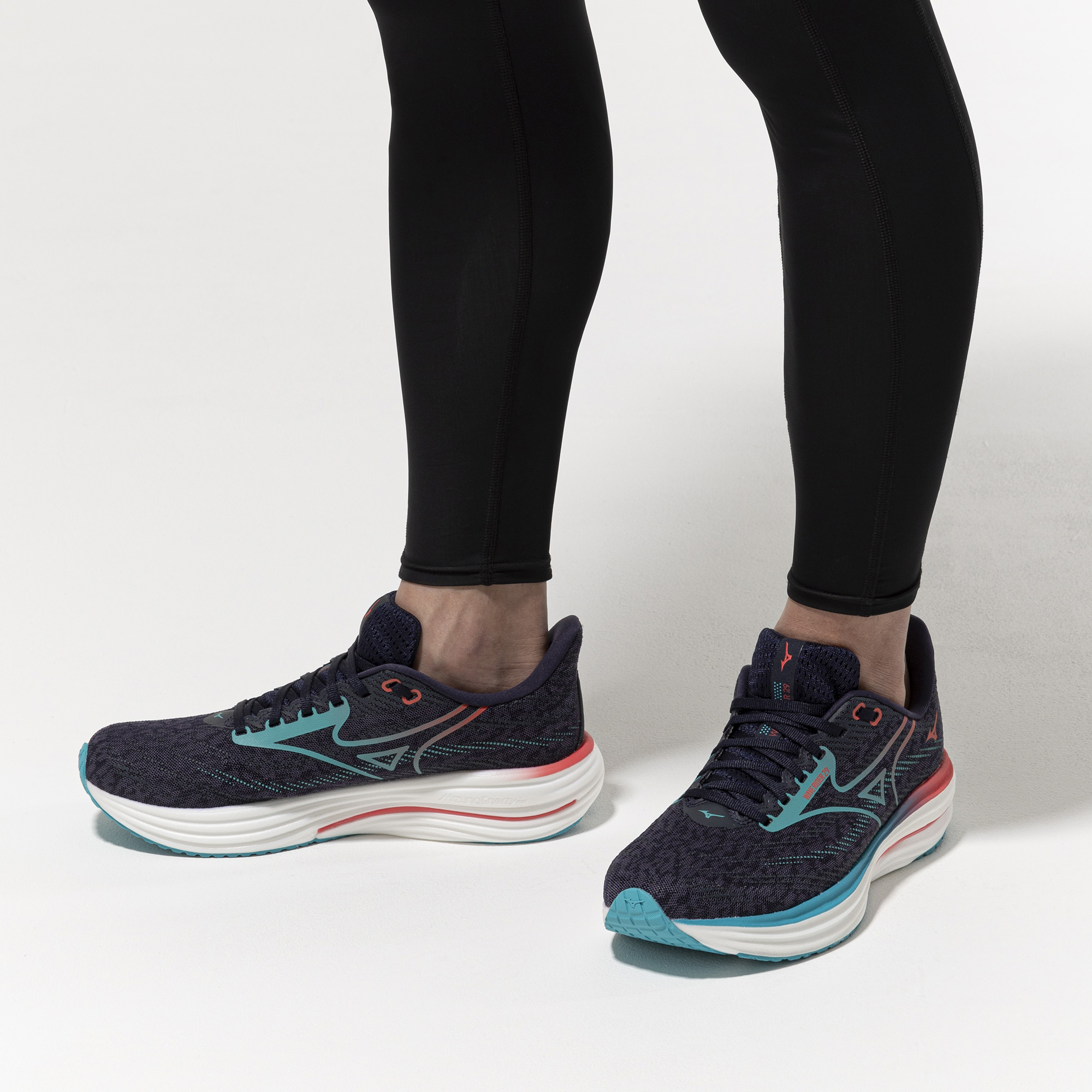 נעלי ריצה לגברים דגם WAVE RIDER 29 Mizuno