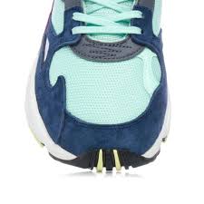 סניקרס לנשים דגם FALCON ADIDAS